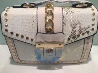 516  Ladies crossbody messenger bag with chunky chain detail