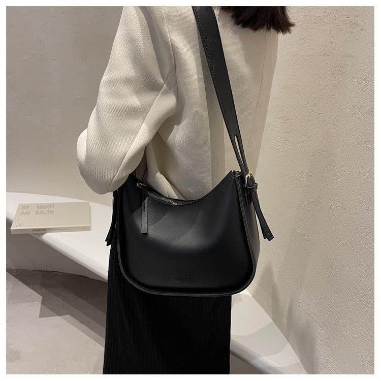 black shoulder handbag